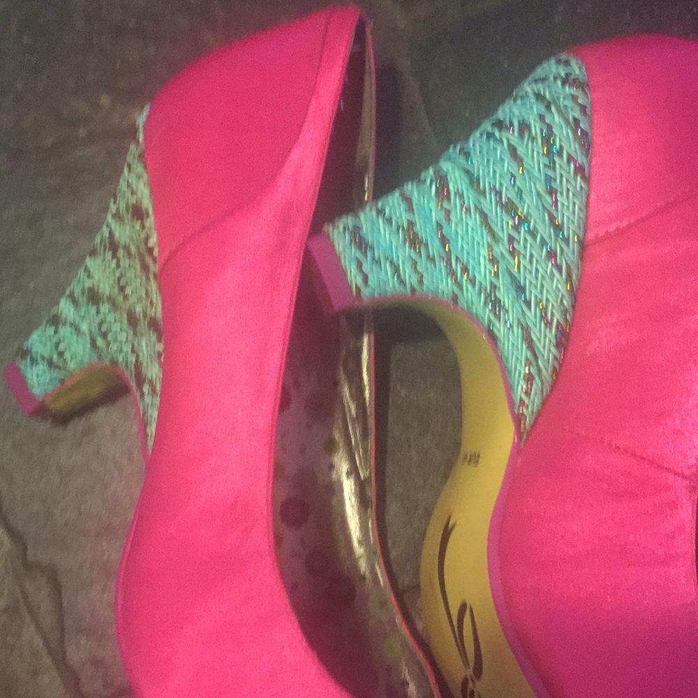 Shoes - Picture 6 of 8